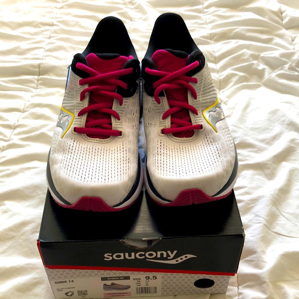 Sauccony guide 14 running shoes